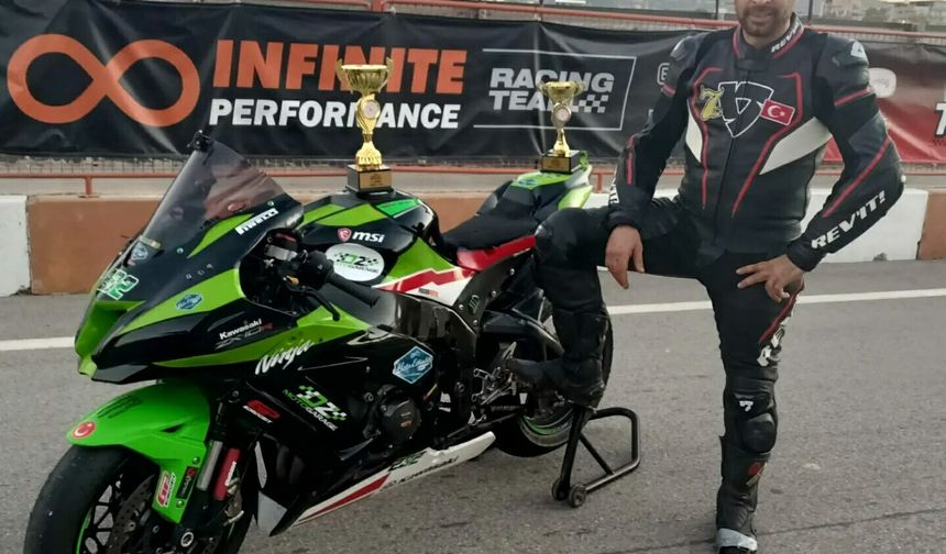 İzmir’i yasa boğan kaza: Şampiyon motosikletçi Özgür Çapacı son yolculuğuna uğurlandı