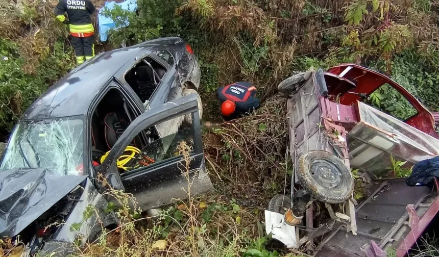 Üç tekerlekli araç ile otomobil çarpıştı: 2 ölü, 1 yaralı