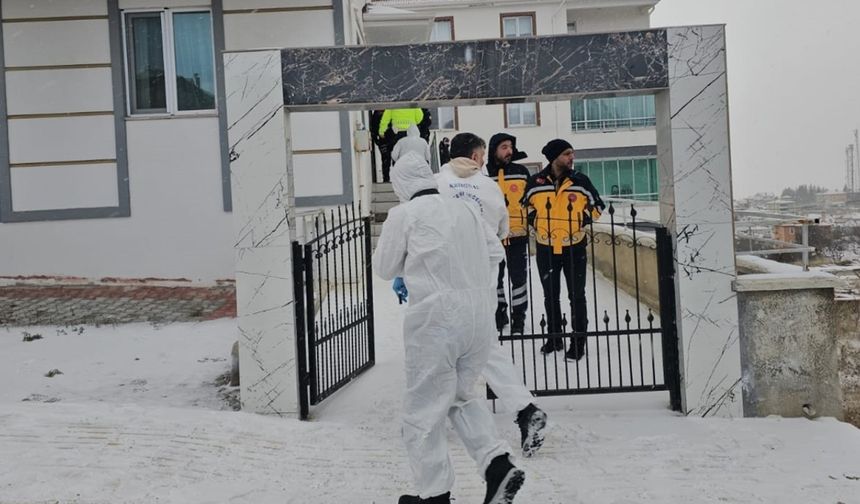 Karı koca çift evlerinde silahla vurulmuş halde ölü bulundu