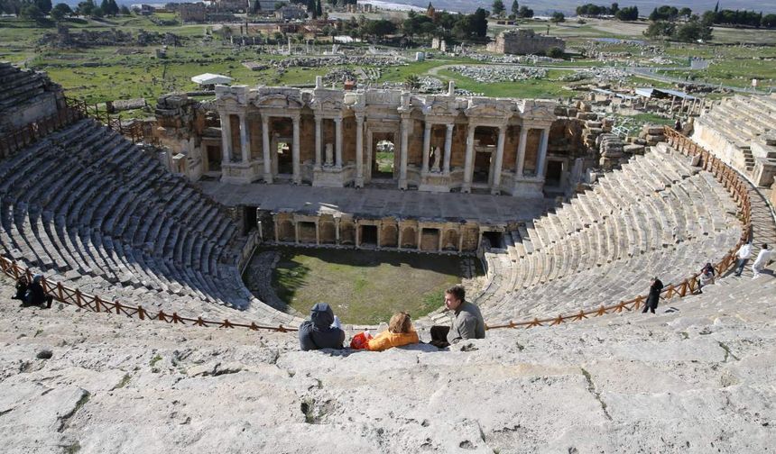 Pamukkale, 2025’te rekor ziyaretçi sayısına ulaştı