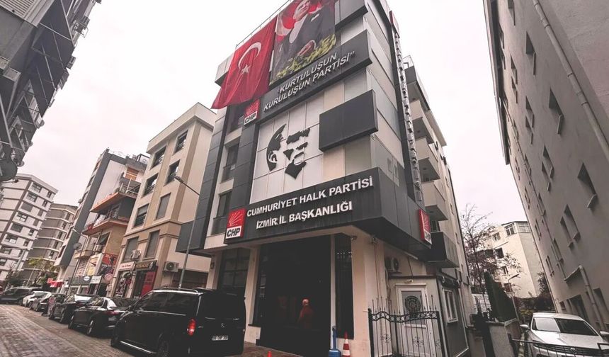 CHP İzmir’de eski ilçe başkanları ile toplantı başladı