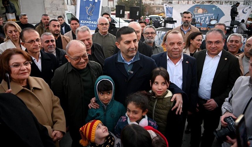 Kuşadası’nda CHP’li Başkanlar aynı iftar sofrasında
