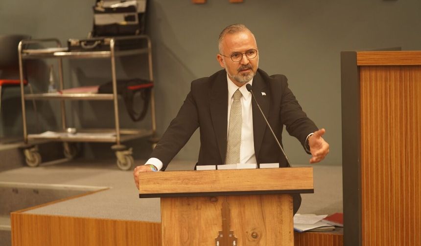 Hakan Yıldız, Başkan Eşki'yi hedef aldı: "Ankara’dan abileri geldi mi bir cesaret, bir özgüven!"