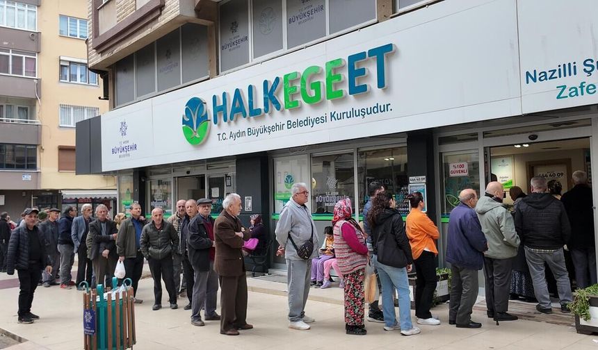 Aydın’da bayram öncesi indirim yoğunluğu: Halk Ege Et’te kuyruklar oluştu