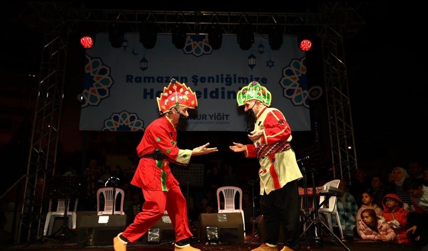 Balçova’da Ramazan Şenliği coşkusu: Cumhuriyet Meydanı doldu