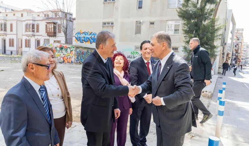 Başkan Tugay’dan İzmir Tabip Odası’na 14 Mart ziyareti