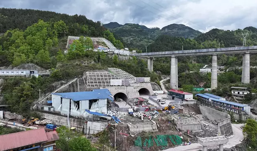 Çin'de otoyol tünelinde patlama: 4 ölü, 9 yaralı