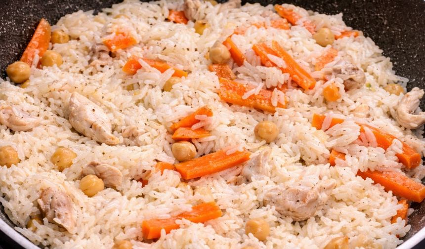 Gelinim Mutfakta tavuklu buhara pilavı tarifi: Tavuklu buhara pilavı nasıl yapılır?