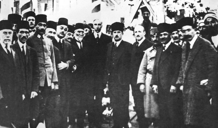 İzmir İktisat Kongresi yapılırken dönemin İktisat Bakanı kimdir?