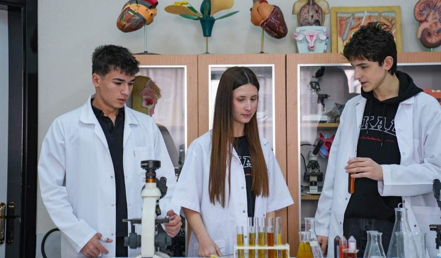 İzmirli öğrencilerden yapay zekalı çevre projesi