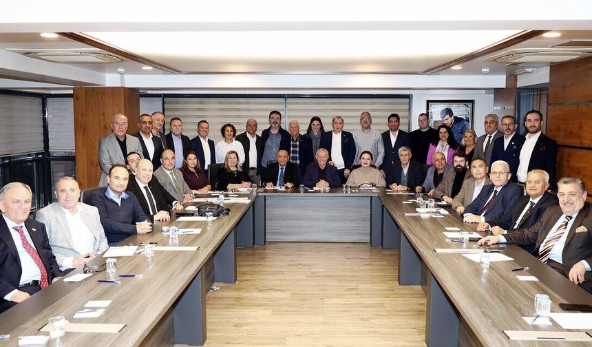 İZSİAD iftar buluşmasında 'güçlü birliktelik' çağrısı