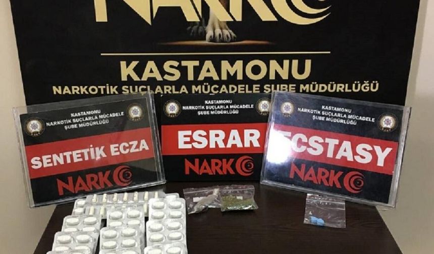 Narkotik ekiplerinden nokta operasyonu: Bonzai ve sentetik hap ele geçirildi