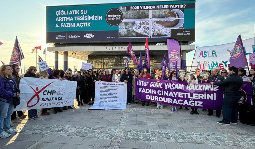 İzmir’li kadınlar Alsancak’ta bir araya geldi