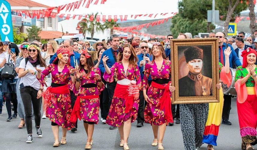 Alaçatı Ot Festivali’ndeki halk konserleri ertelendi