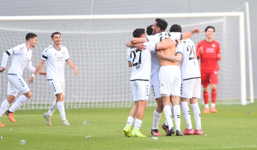 Altay zor sezonu zaferle noktaladı: Lig’de kaldı