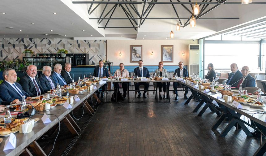 CHP'den İzmir iş dünyasının aktörleriyle ekonomi zirvesi