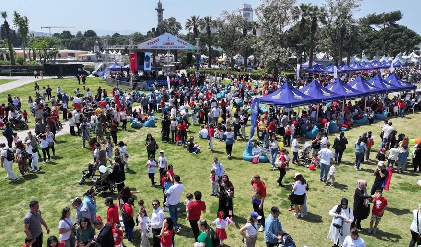 İzmir’de 23 Nisan coşkusu ilçelerden Kültürpark’a taşınıyor