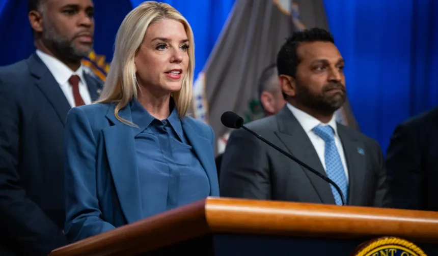 Trump duyurdu: ABD Adalet Bakanı Pam Bondi görevinden istifa etti