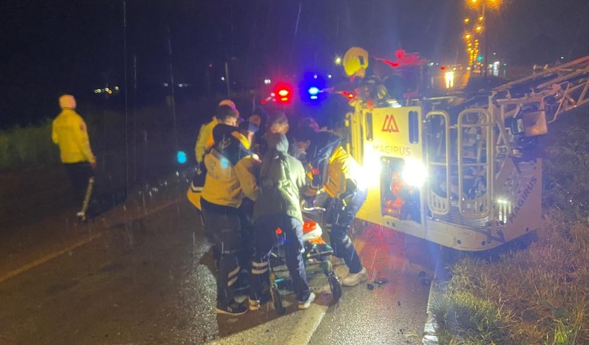 Balıkesir'den İzmir'e gelen yolcu otobüsü kaza yaptı: 3 kişi öldü, kimlikleri açıklandı!