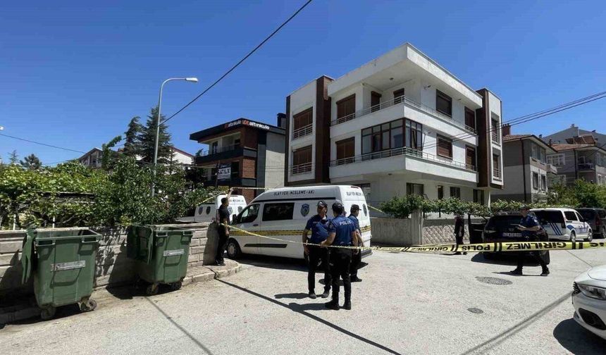 Aile içi kavga kanlı bitti: Tartıştığı anne ve babasını bıçaklayarak öldürdü