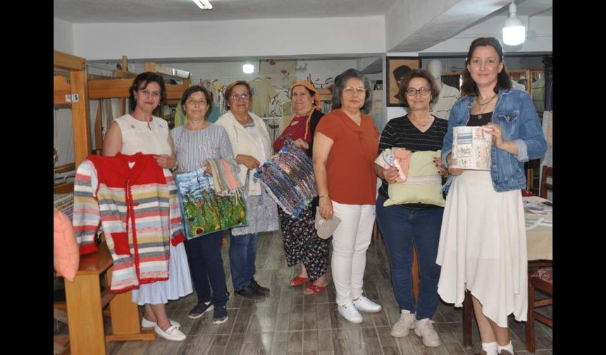 Atık poşetler dokuma tezgahında hayat buluyor