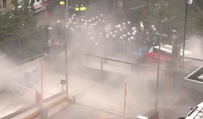 CHP Genel Merkezi'ne polis müdahalesi