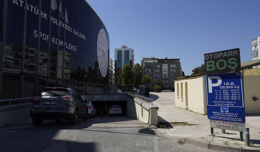 İzmir Büyükşehir'in otoparklarında elektrikli araçlara yüzde 50 indirim