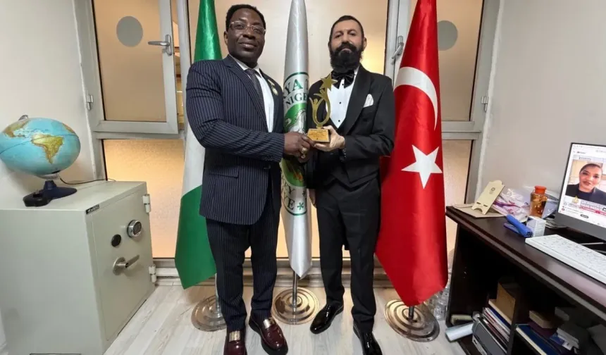 Akif Manaf’a Nijerya-Türkiye Dostluk ve Barış Ödülü verildi