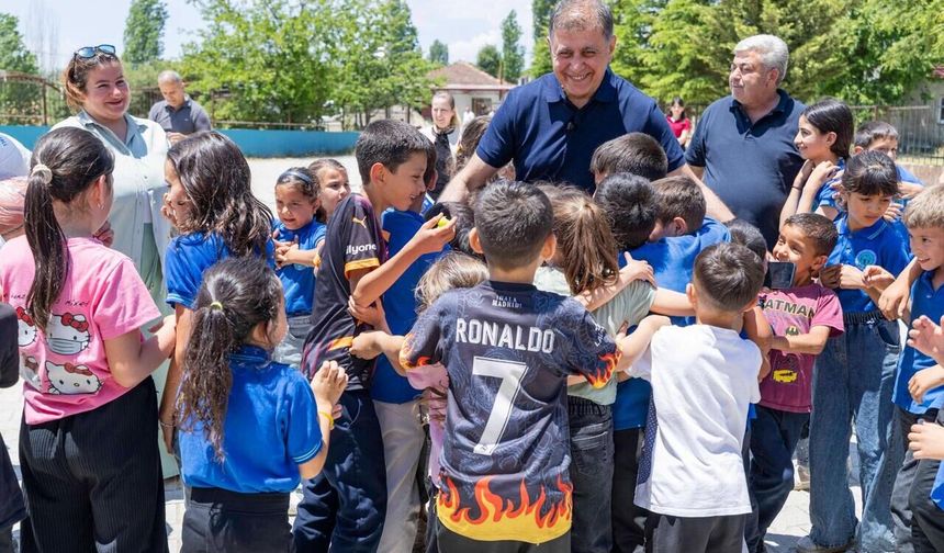 Başkan Tugay’dan Kirazlı çocuklara gezi ve şenlik müjdesi