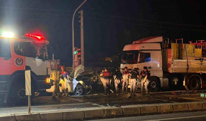 İzmir Aliağa'da meydana gelen kazada 1 kişi hayatını kaybetti