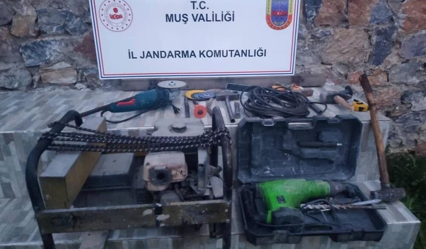 Kaçak kazı operasyonu: 3 şüpheli gözaltına alındı