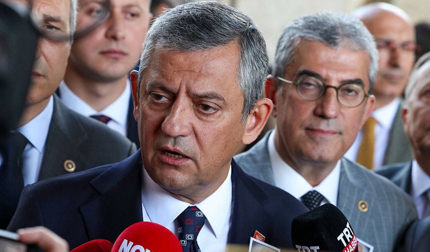 Özgür Özel'den dikkat çeken açıklamalar: “Seçilmiş il başkanlarının arkasındayız”