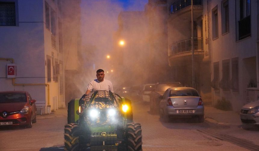 Seferihisar’da sivrisinek ve haşereye karşı yoğun mesai