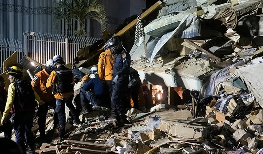 Venezuela'daki deprem felaketinde can kaybı 1719'a yükseldi