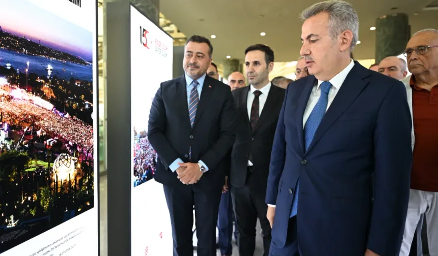 Hafıza ve Hatıra: 15 Temmuz Fotoğraf Sergisi İzmir Adnan Menderes Havalimanı’nda açıldı