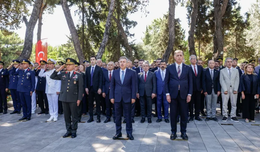 İzmir’de 15 Temmuz şehitleri Kadifekale Hava Şehitliği’nde anıldı