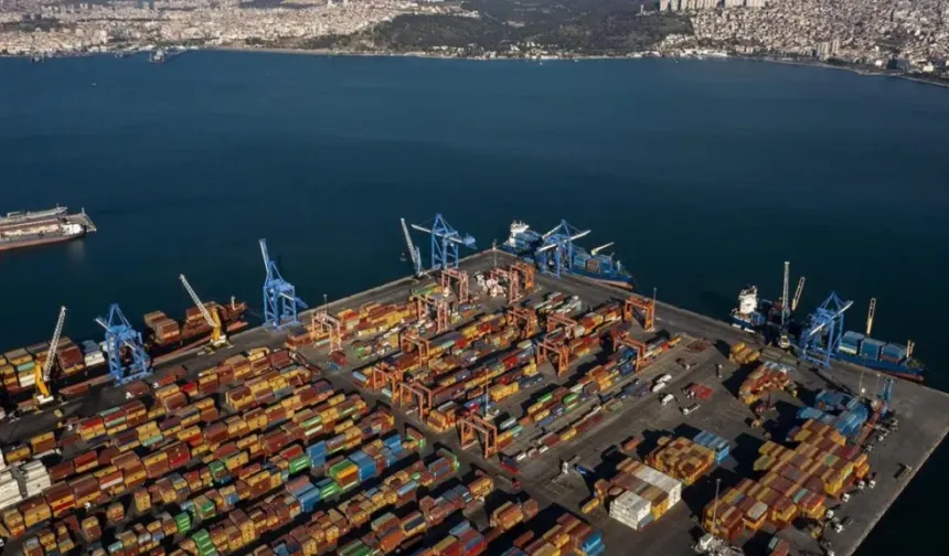 İzmir Limanı’nın Türkiye Varlık Fonu’na devir süreci tamamlandı