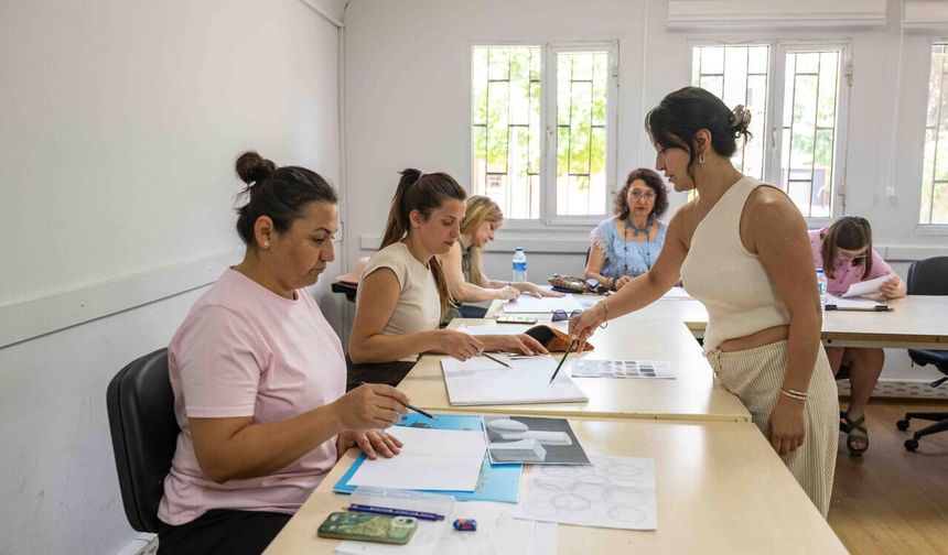 Bornovalılar sanat, spor ve kültürle dolu bir yaz geçiriyor