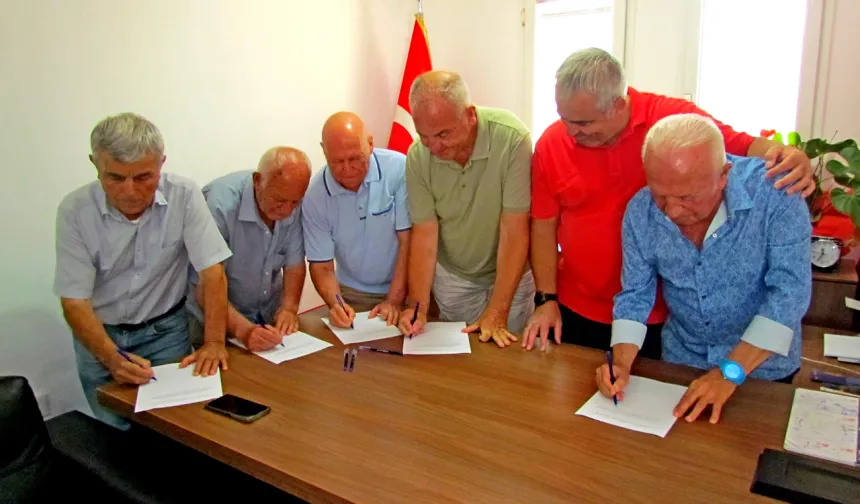 Çeşme'de CHP'den toplu istifa: Eski ilçe başkanları Yeni Parti’ye geçiyor