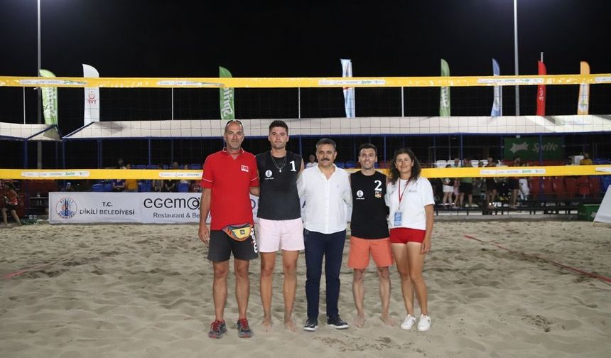 Dikili'de plaj voleybolu heyecanı başlıyor