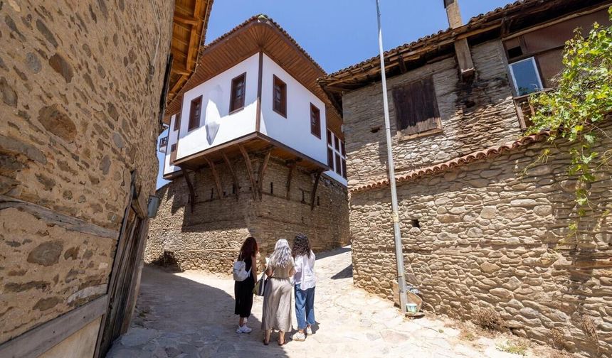 KUDEB, İzmir'in kültürel mirasını geleceğe taşıyor