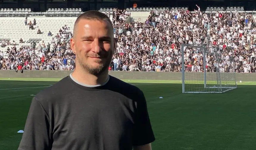 Ömer Fikret Şen'den yeni kitap: Gri Eşofmanlı Kaleci