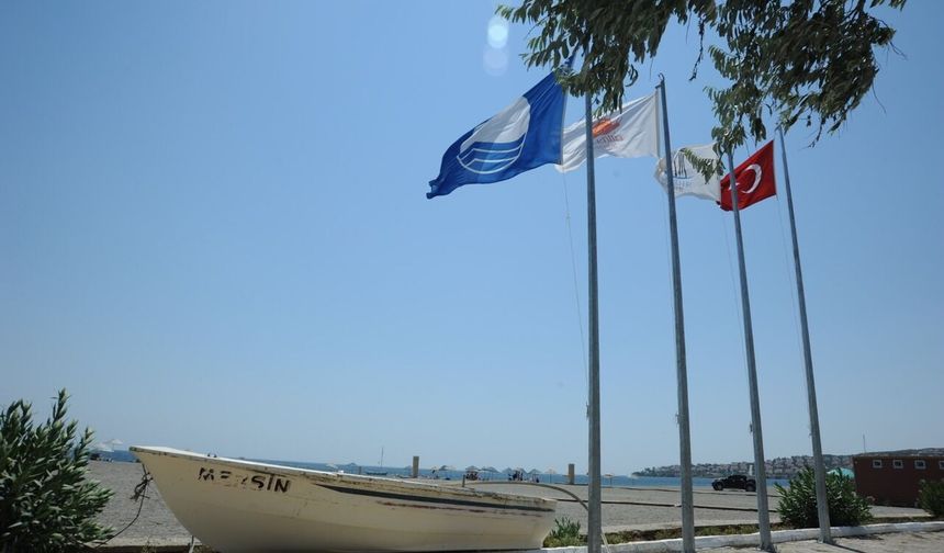 Seferihisar'ın 10 plajı yeniden Mavi Bayrak aldı