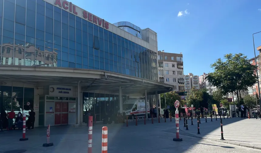 18 yaşındaki genç bıçaklı saldırıda hayatını kaybetti