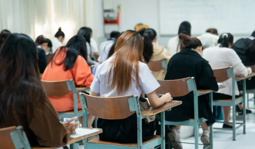 Gaziemir’de öğrencilerin LGS başarısı yüzleri güldürdü