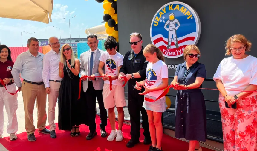 Inspiration4 Astronotu İzmir’de uzay yolculuğunu anlattı