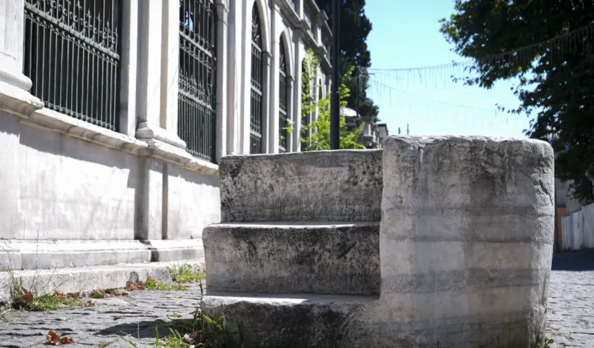 İstanbul’un unutulan mimari detayı: Binek taşları