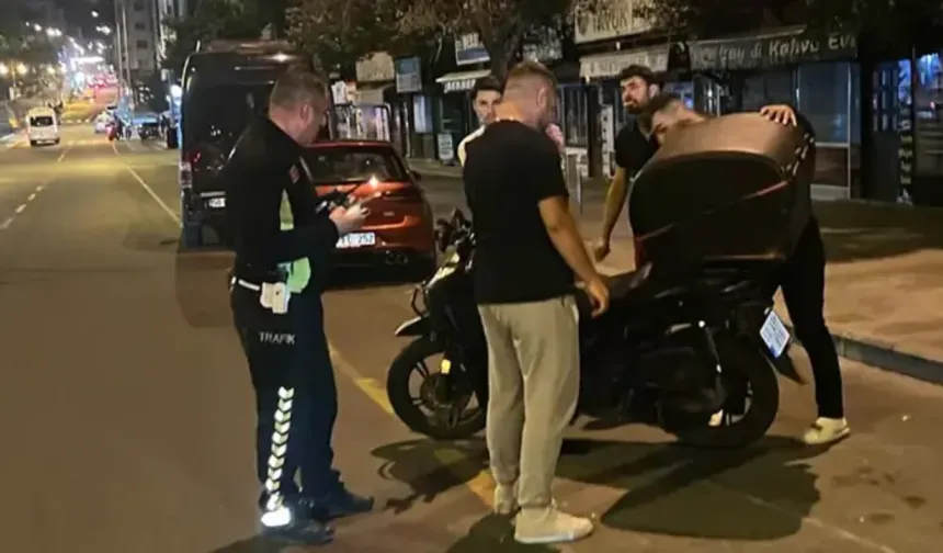Kurye kazada öldü; alkollü otomobil sürücüsü gözaltına alındı
