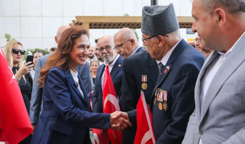 Karşıyaka’da gazilere saygı yürüyüşü düzenlendi