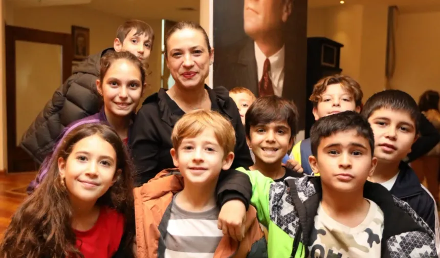 Kırtasiyeden sıcak yemeğe: Efes Selçuk’ta eğitim desteği